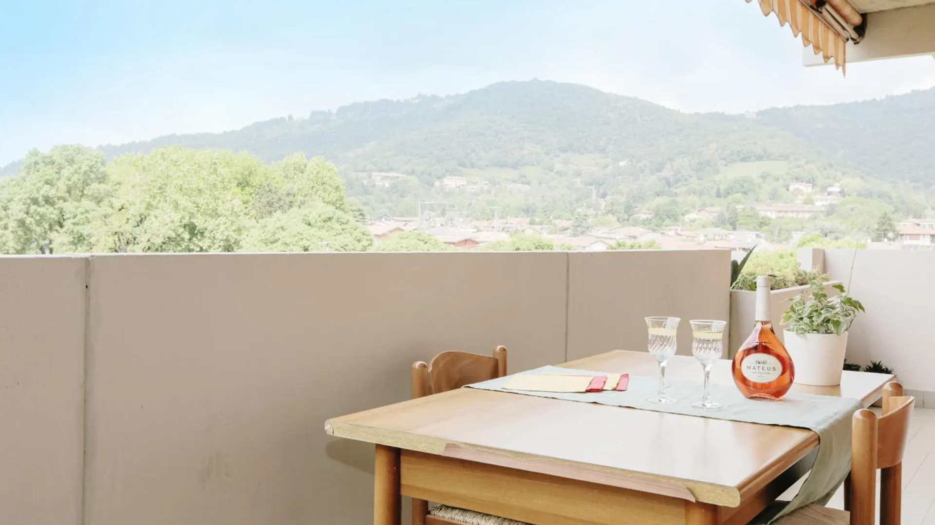 Alicia Apartment Bergamo 0*,  Italy